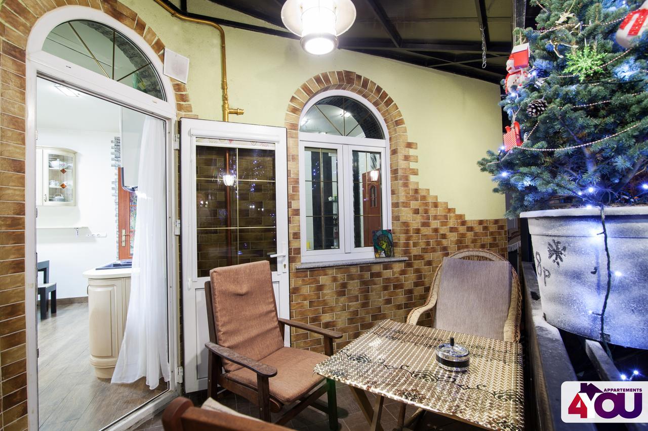 4You Apartaments Lviv Extérieur photo