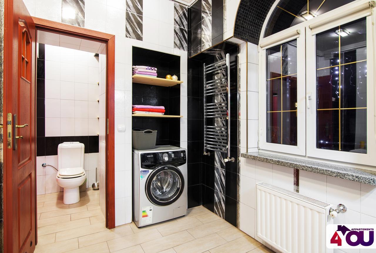 4You Apartaments Lviv Extérieur photo
